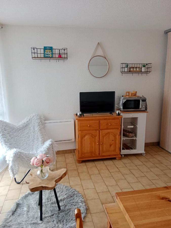 Studio Cabine Vue Sur Les Pyrenees Font-Romeu-Odeillo-Via Luaran gambar